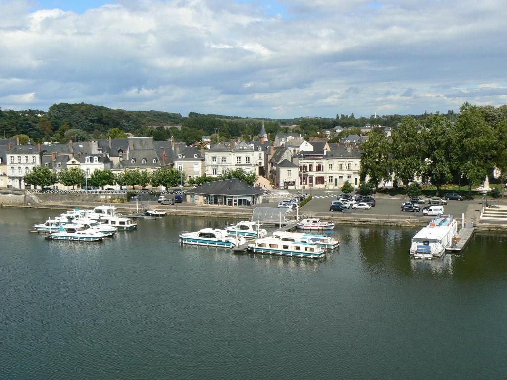 Hotel Saint Francois Precigne Soiree Etape Sur Demande Proche Sable-Sur-Sarthe Exterior photo